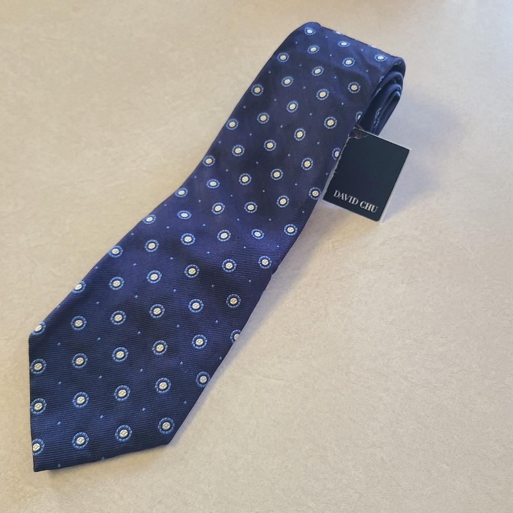 Vintage David Chu Mens Neck tie Blue Circle Pattern 100% Silk Made in Italy NWT